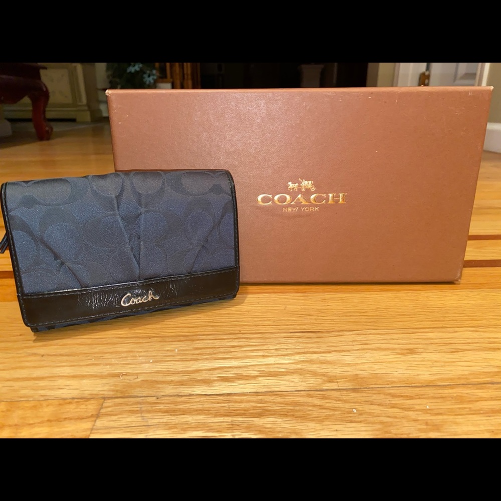 NWOT Authentic Coach wallet